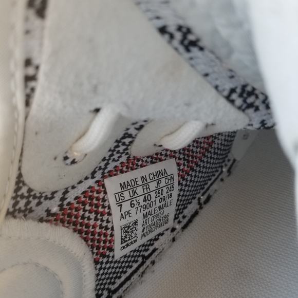 Yeezy boost 350 V2 'Zebras' - Picture 7 of 7